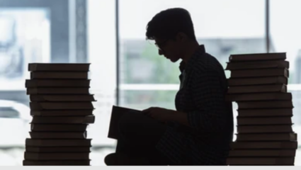 परीक्षा जवळ आलीये? अजून विषयांचे नाव ठाऊक नाहीत? एका रात्रीत असा करा अभ्यास