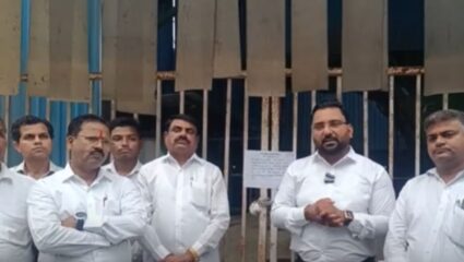 Mumbai News : “वाहतूक विभागाच्या वरिष्ठ पोलीस निरीक्षकावर कारवाई करण्याची सर्व पक्षांची मागणी”