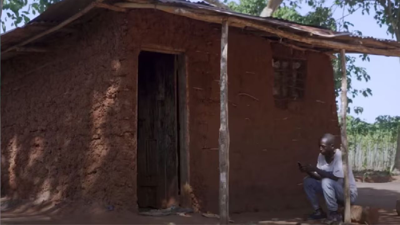 तिसऱ्या वेळी अजीजीचा गंभीर अपघात झाला ज्यात तो कोमात गेला. उपचारादरम्यान त्याचा श्वास थांबला ज्यानंतर डाॅक्टरांनी त्याला मृत घोषित केले पण चमत्कार थांबतोय कुठे... काही वेळातच अजीजी पुन्हा श्वास घेत जिवंत झाला 
