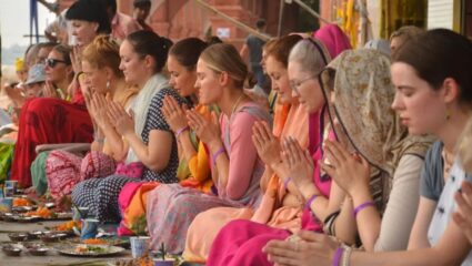 Pitru Paksh 2025 : पितरांच्या शांतीसाठी आणि पिंडदानासाठी सर्वश्रेष्ठ मानली जातात ही तीर्थस्थळे; इथे जाऊनच मिळेल मोक्ष