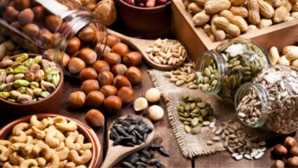 100 वर्ष जगायचं असेल तर आजपासूनच आपल्या आहारात या 5 बियांचा समावेश करा; याचे सेवन शरीरासाठी कोणत्या चमत्काराहून कमी नाही