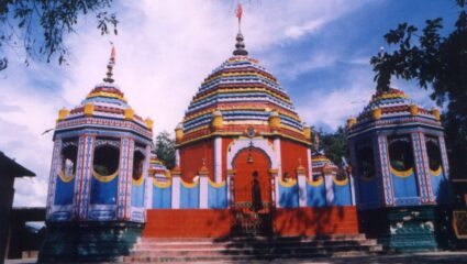 जगातील अनोख शक्तिपीठ जिथे देवीने स्वतःच कापलं होत आपलं शीर, मातेच अद्भुत स्वरूप इथेच पाहता येईल