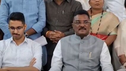 Pratap Sarnaik : अंजली दमानिया प्रकरणावरून प्रताप सरनाईकांचा रोहित पवारांना टोला