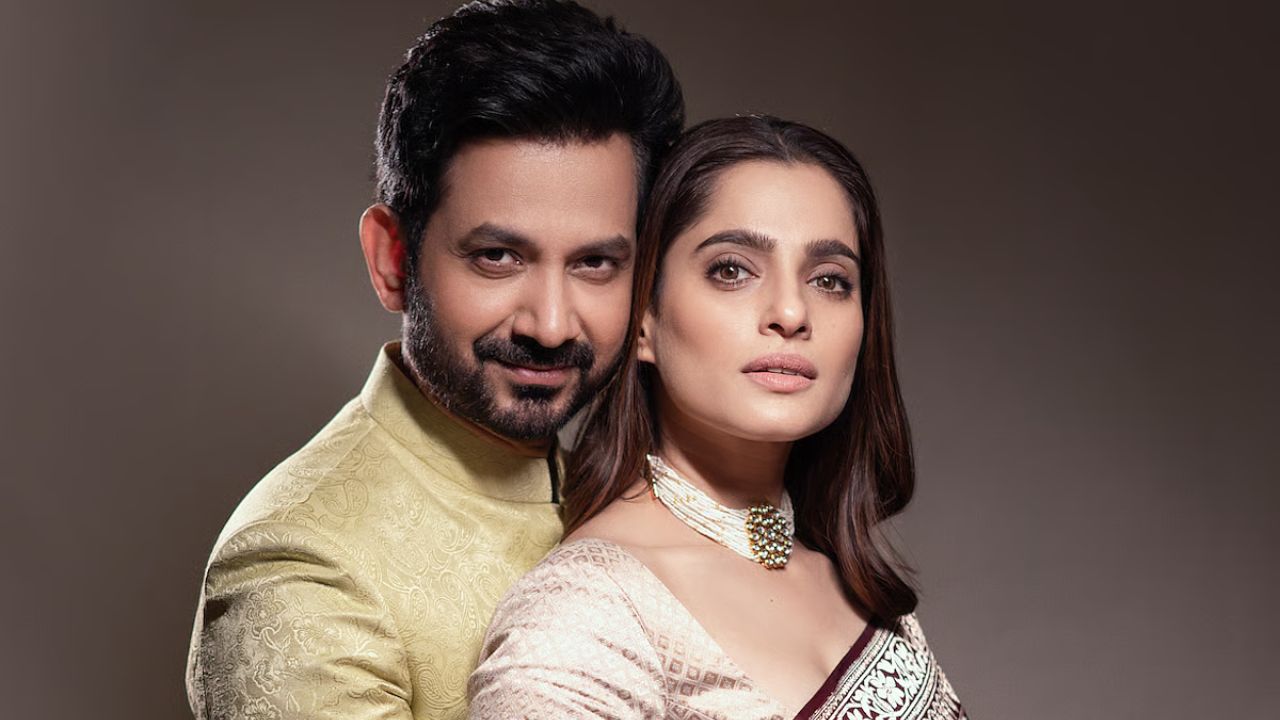 प्रिया बापट मुंबईतील दादर रानडे रोडवरील एका चाळीत राहिलेली अभिनेत्री आहे. एका मुलाखतीत अभिनेत्रीने खुलासा केला की तिने २५ वर्षे एका चाळीत घालवली आहेत.. लग्नानंतर तिने तिची चाळी सोडली. 