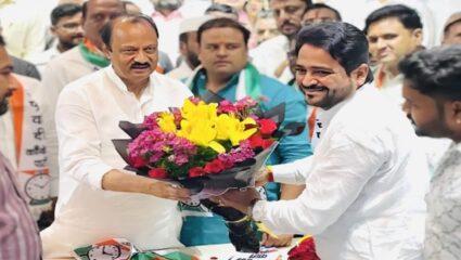 पुण्यात काँग्रेसला पुन्हा धक्का; रोहन सुरवसे पाटलांसह अनेक कार्यकर्त्यांचा राष्ट्रवादीत प्रवेश