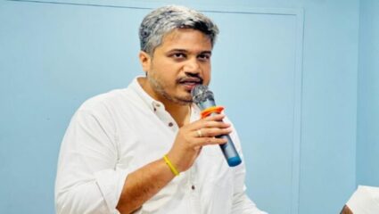 Rohit Pawar : मराठा आरक्षणाच्या आंदोलनाबाबत सरकार गंभीर नव्हतं का? रोहित पवारांचा सवाल