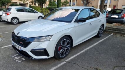 Skoda Octavia RS ‘या’ महिन्यात लाँच होण्यास सज्ज, कसे असतील फीचर्स?