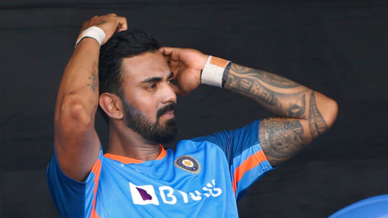 सर्वांना आश्चर्यचकित करणारे म्हणजे, या यादीत पहिले नाव केएल राहुलचे आहे. राहुलने आतापर्यंत त्याच्या कारकिर्दीत २२६५ धावा केल्या आहेत, जे संघाच्या विजयांपैकी ८३ टक्के आहेत. तथापि, त्याला आगामी आशिया कपसाठी निवडण्यात आलेले नाही आणि तो नियमित भारतीय टी-२० संघाचा भागही नाही. फोटो सौजन्य - सोशल मिडिया