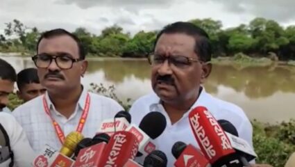 Beed: पाटोदा तहसील कार्यालयामध्ये सुरेश दास यांची आपत्ती व्यवस्थापन अधिकाऱ्यांसोबत बैठक