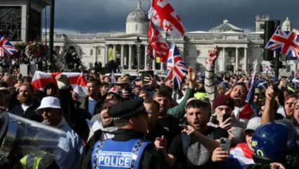 Anti Immigration Protest UK : लंडनमध्ये १ लाखांहून अधिक लोक रस्त्यावर; अवैध स्थलांतरितांविरोधात हिंसक निदर्शने