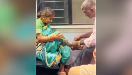 प्रेमाला नाही वयाचं बंधन! आजींसाठी आजोबंच्या ‘या’ Gesture ने जिंकली नेटकऱ्यांची मनं, Video Viral
