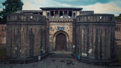 हिंदू ट्रेन आणि विमानतळावर गरबा खेळतात तेव्हा…; शनिवारवाडा नमाज पठन वादात AIMIM पक्षाची उडी