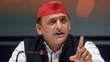 Akhilesh Yadav : अखिलेश यादव यांचे फेसबुक अकाउंट का ब्लॉक करण्यात आले? सरकार आणि समाजवादी पक्षात नेमका वाद काय?