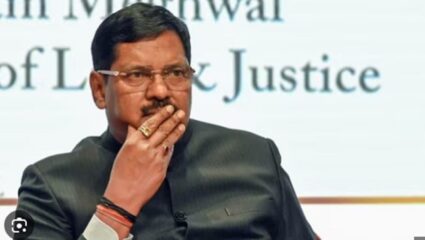 ‘मला वाईट वाटत नाही, देवाने हे सर्व…’; सरन्यायाधीशांवर बूट फेकणाऱ्या वकिलाचे धक्कादायक विधान