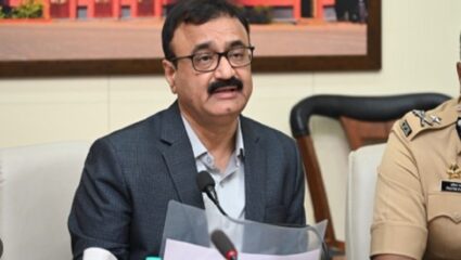 ‘मतदार नोंदणीसाठी आता ऑनलाईन सुविधा उपलब्ध’; विभागीय आयुक्त डॉ. चंद्रकांत पुलकुंडवार यांची माहिती