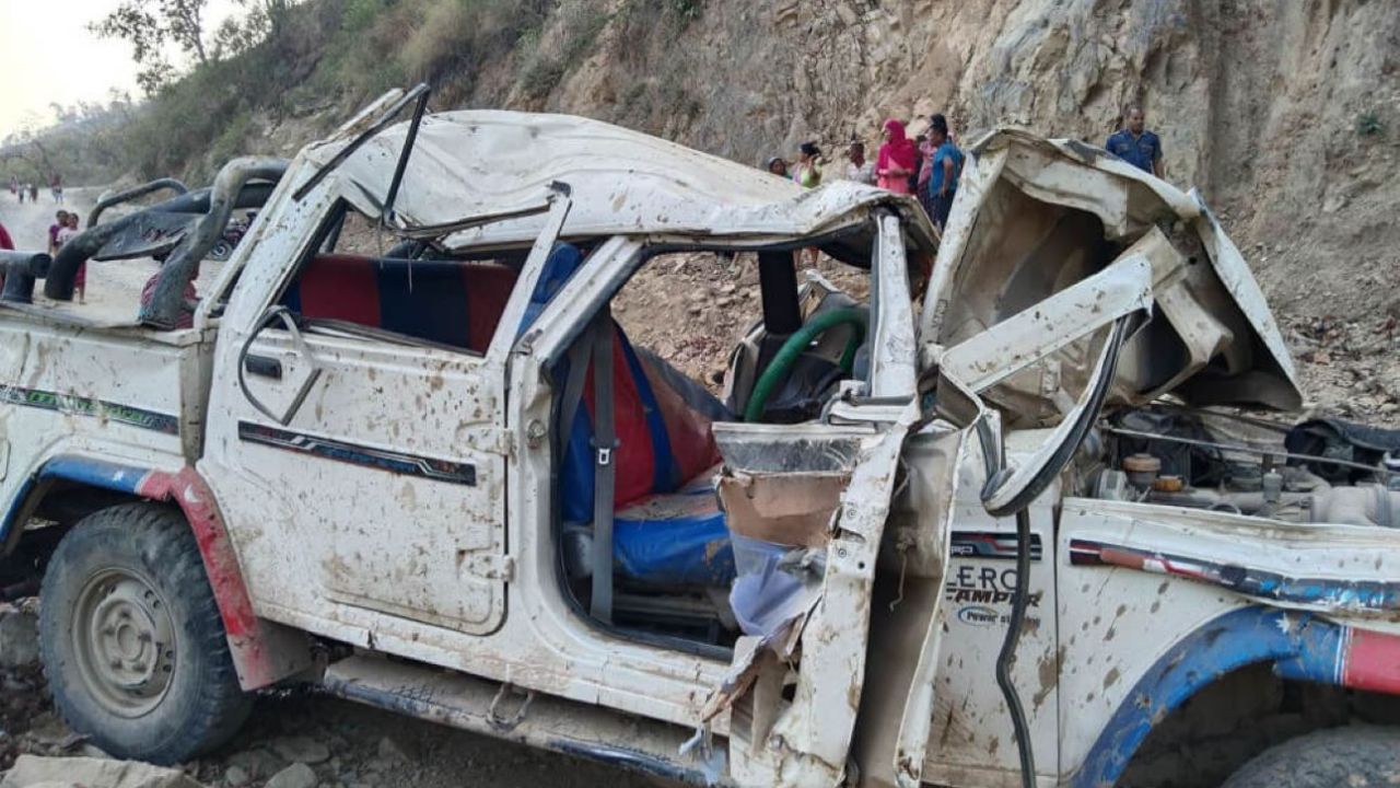 नेपाळमध्ये भीषण रस्ता अपघात! खोल दरीत कोसळली जीप कोसळल्याने ८ जणांचा दुर्दैवी मृत्यू Eight Killed in Nepal as Jeep pulges into ravine