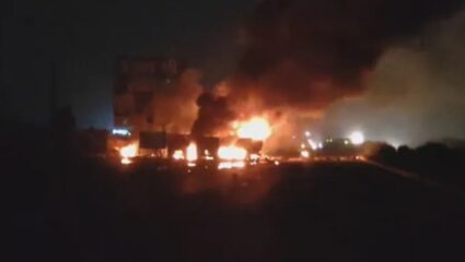 जयपूर-अजमेर महामार्गावर भीषण अपघात; एलपीजी सिलिंडर घेऊन जाणाऱ्या ट्रकला आग, स्फोटांचा दूरवर आवाज