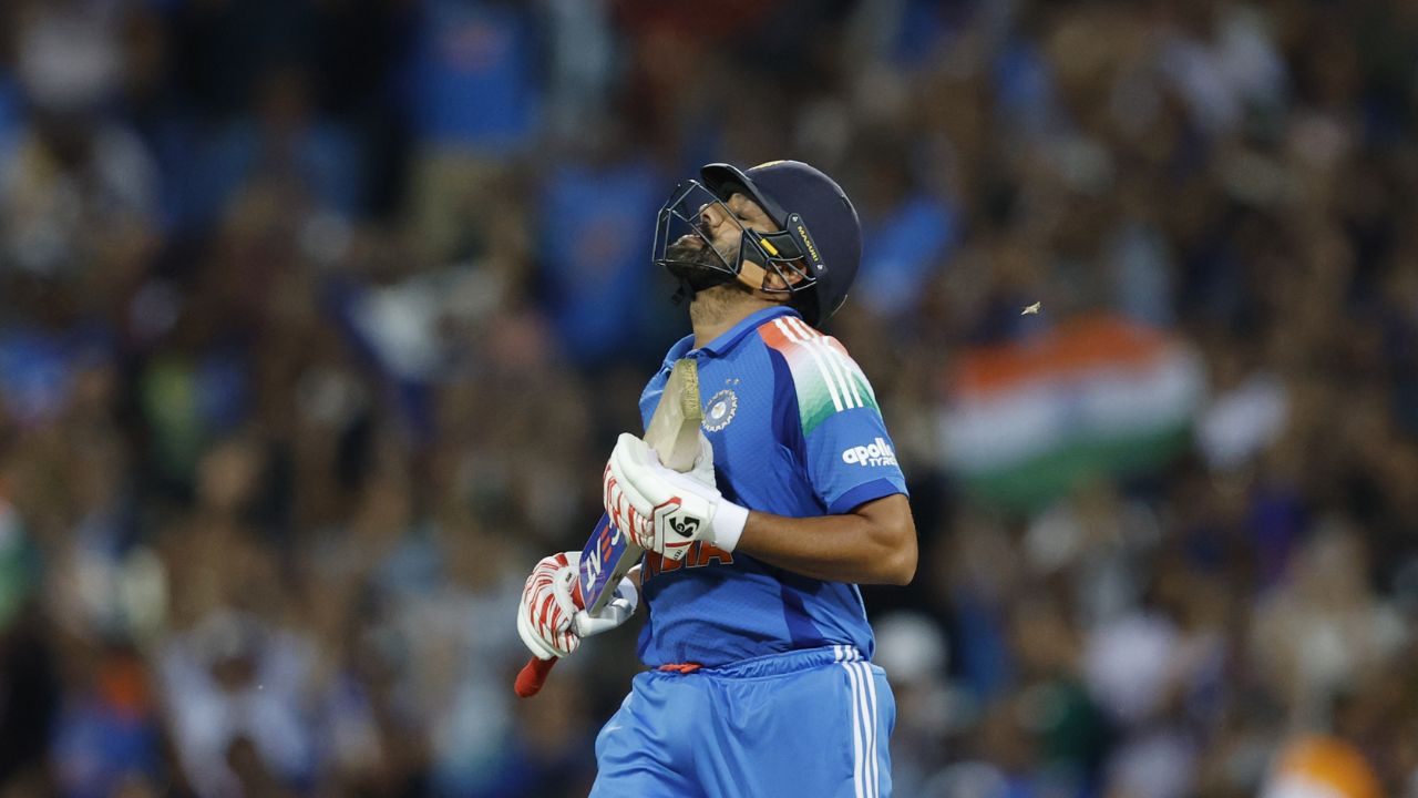 IND vs AUS 3rd ODI : ऑस्ट्रेलियामध्ये ‘हिटमॅन’ चा ‘बिग’ शो! रोहित शर्माची नव्या विक्रमाला गवसणी; आजवर एकाच…. IND vs AUS 3rd ODI : ऑस्ट्रेलियामध्ये ‘हिटमॅन’ चा ‘बिग’ शो! रोहित शर्माची नव्या विक्रमाला गवसणी; आजवर एकाच….