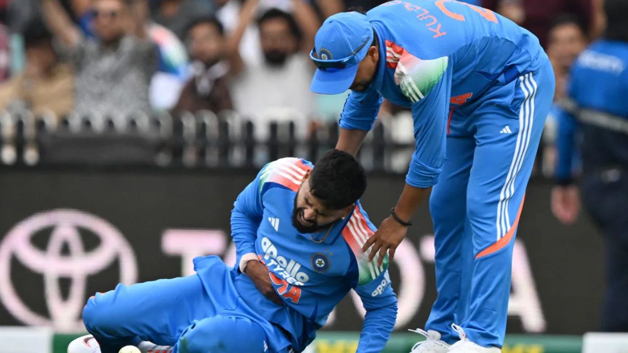 श्रेयस अय्यरला मोठी दुखापत; अय्यरचे ‘हे’ ठरवता त्याला भारताचा स्टार खेळाडू; एकदा वाचाच Shreyas Iyer suffers major injury; Iyer's 'he' makes him India's star player; Read it once