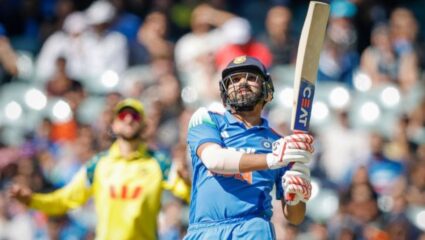 IND vs AUS : अ‍ॅडलेडमध्ये ‘हिटमॅन’ शो! रोहित शर्माने क्रिकेट इतिहासात केला भीम पराक्रम; ‘या’ दिग्गजाला टाकले मागे 