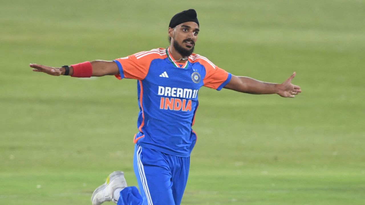 IND vs AUS: ऑस्ट्रेलियाविरुद्धच्या पहिल्या T20I मधून अर्शदीप सिंगला डच्चू! फुटले वादाला तोंड; चाहत्यांनी व्यक्त केला  संताप