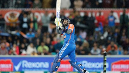 IND vs AUS 1st T20 : ‘सूर्यकुमार यादवने रचला इतिहास! ‘मिस्टर 360’ ची T20 मध्ये ‘या’ विक्रमात अव्वल स्थानी एंट्री 