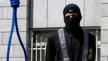 मध्यपूर्वेत पुन्हा तणाव वाढणार? इराणची इस्रायलविरोधात मोठी कारवाई; मोसादच्या हेरगिरी करणाऱ्याला दिली फाशी