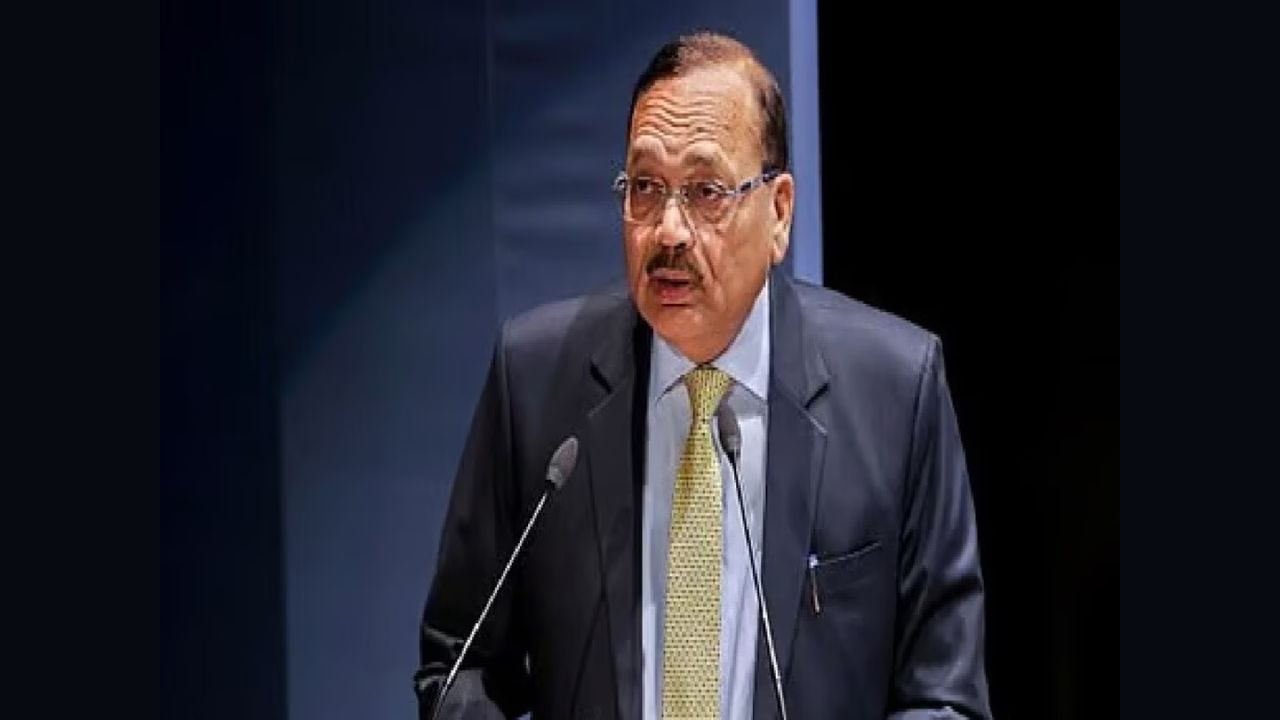 Next CJI of Supreme Court: न्यायमूर्ती सूर्यकांत होणार देशाचे पुढचे CJI; हरियाणातील गाव ते SC पर्यंतचा प्रेरणादायी प्रवास Justice Suryakant next Chief Justice of the Supreme Court after the retirement of Bhushan Gavai