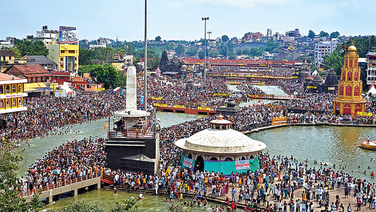 Nashik Simhastha Kumbh Mela 2026:  शासनाकडून ७ हजार ४१० कोटी, सिंहस्थासाठी २५ हजार कोटीचा आराखडा; पायाभूत सुविधांवर भर