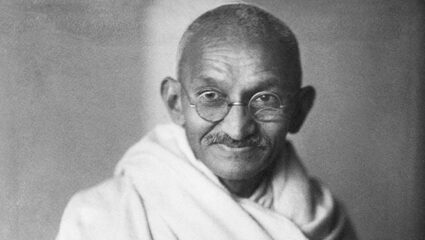 Gandhi Jayanti 2025 : फाळणीच्या दोन वर्षानंतर पाकिस्तान भेटीची गांधीजींनी आखली होती योजना; पण ‘त्या’ घटनेमुळे राहिली अपूर्ण