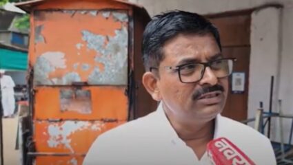 Nashik : नुकसानग्रस्त शेतकरी व्यथित; रुपायइतकीही नुसकान भरपाई नाही, सरकारची फक्त बघ्याची भूमिका