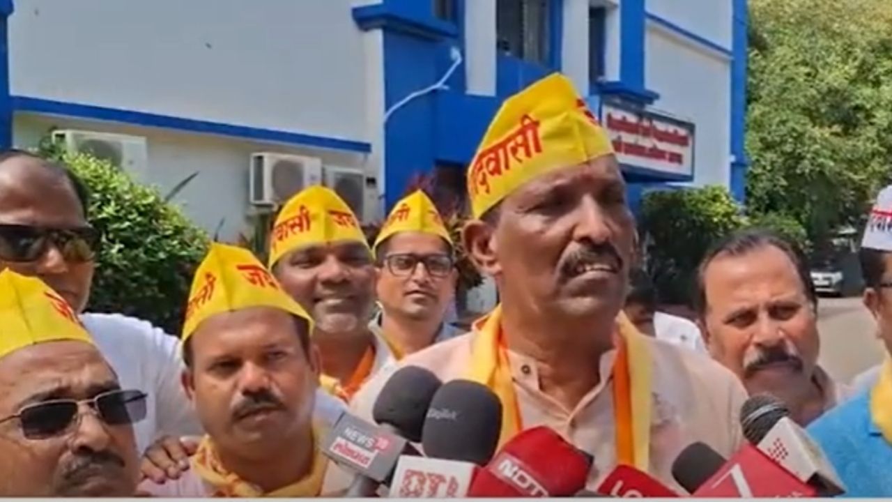 Alibaug Huge March Of Tribals Koli Community Reservation Dispute Flares Up
