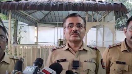 BHIWANDI : चोरीस गलेले मोबाईल नागरिकांना परत दिवाळीच्या मुहुर्तावर शांतीनगर पोलिसांचा उपक्रम