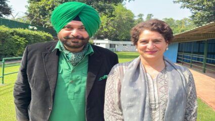 Punjab News : नवज्योत सिंग सिद्धू राजकारणात ‘कमबॅक’ करणार? दिल्लीत प्रियंका गांधी यांची घेतली भेट