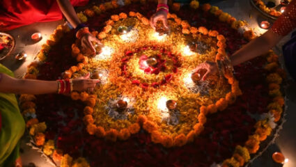 Diwali 2025: काळानुसार बदलले रांगोळीचे स्वरूप; पारंपरिकतेपासून थेट…