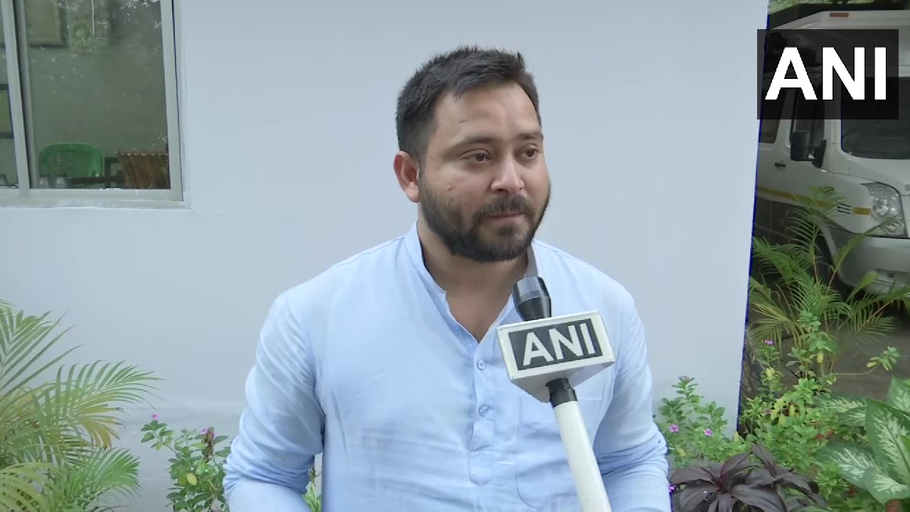 Mahagathbandhan Manifesto: बिहार जिंकण्यासाठी ‘तेजस्वी’ यादवांचा प्रण! परिवारातील सदस्याला नोकरी, 5  गुंठे अन्…