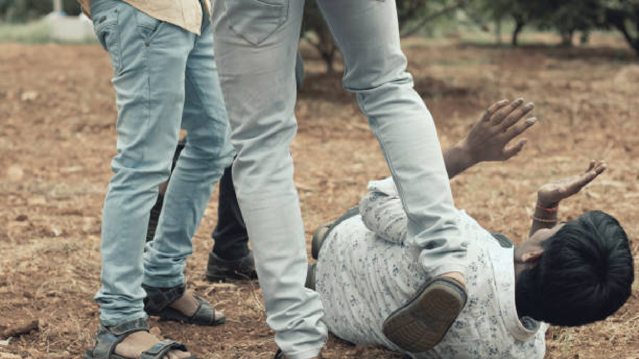 शिक्षणाच्या मंदिरात राडा! ‘या’ शैक्षणिक संस्थेत घुसून थेट चेअरमनलाच शिवीगाळ अन्…; चिपळूणमधील धक्कादायक घटना