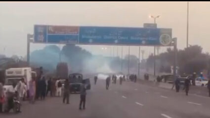 दुसऱ्यांची नव्हे तर स्वतःचीच लोकं मारतोय पाकिस्तान! तीन तासांत 280 नागरिक ठार तर 1900…, पहा Video