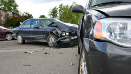 वरून दगड आला, सनरूफ फोडून महिलेच्या डोक्यात लागला; Tamhini घाटात भयानक अपघात