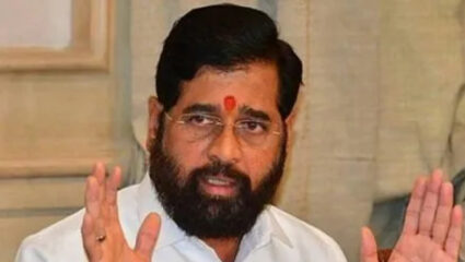Maharashtra Politics: महायुतीमध्ये बिनसलं? एकनाथ शिंदेंच्या दिल्ली दौऱ्याने चर्चांना उधाण