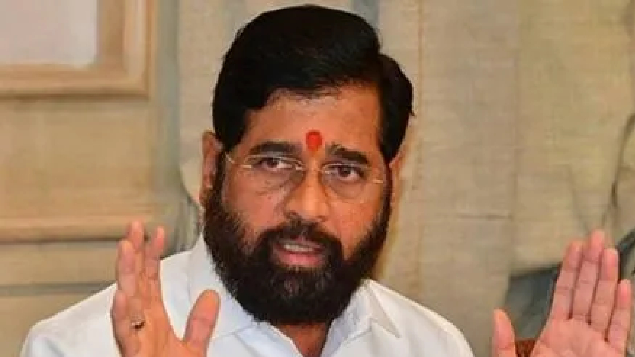 Maharashtra Politics: महायुतीमध्ये बिनसलं? एकनाथ शिंदेंच्या दिल्ली दौऱ्याने चर्चांना उधाण Maharashtra Politics: महायुतीमध्ये बिनसलं? एकनाथ शिंदेंच्या दिल्ली दौऱ्याने चर्चांना उधाण