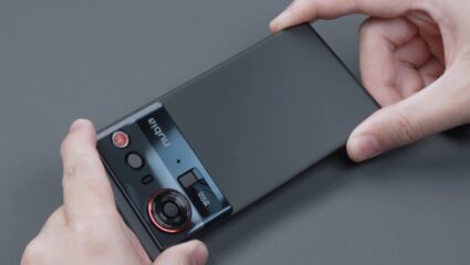 Nubia Z80 Ultra: गेमिंग स्मार्टफोन्सचा बाप आला! AI फीचर्स आणि क्रेझी परफॉर्मन्स पाहून युजर्स होतील वेडे, इतकी आहे किंमत
