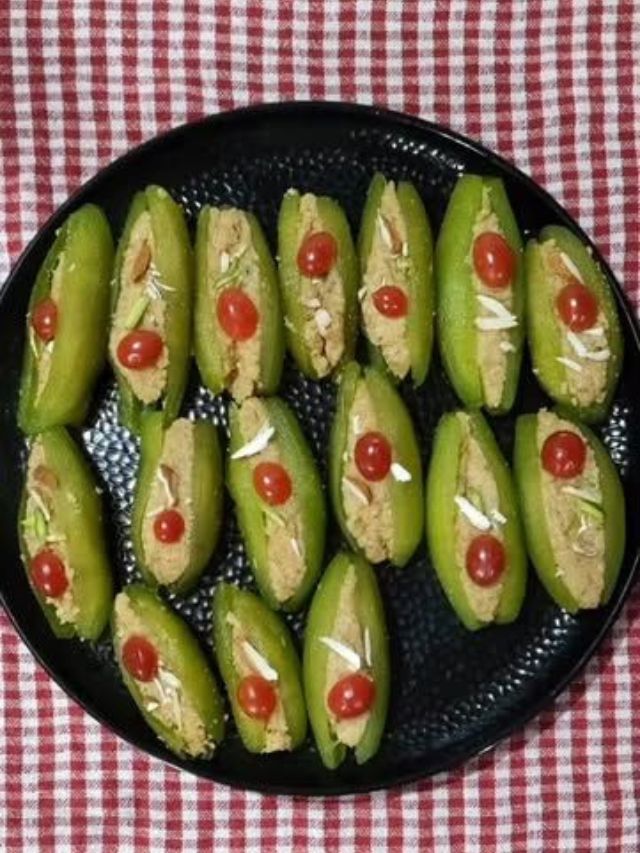 लाडू, करंजी नेहमीच खाता, आता ही परवळाची मिठाई खावून पाहा..