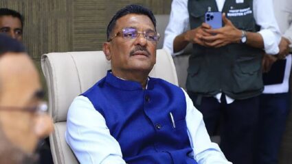 Pratap Sarnaik : ‘या’ भागात मीटर आधारित टॅक्सी सेवेसाठी १५ नोव्हेंबरपर्यंत मुदत, प्रताप सरनाईक यांचा निर्णय