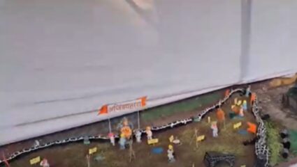 Pune: पालिकेची स्पर्धा, विद्यार्थ्यांची कसरत, शिवरायांचा इतिहास देखाव्यातून केला सादर