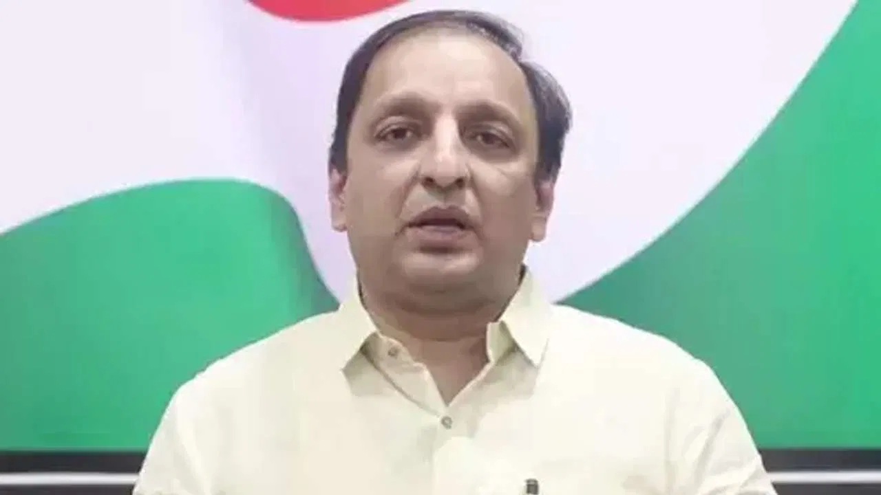 मुंबई महापालिका निवडणुकीत ध्रुवीकरणाला नाही, मुंबईच्या समस्यांवर उपाय हवा, सचिन सावंत यांचा हल्लाबोल मुंबई महापालिका निवडणुकीत ध्रुवीकरणाला नाही, मुंबईच्या समस्यांवर उपाय हवा, सचिन सावंत यांचा हल्लाबोल