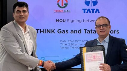 Tata Motors-Think Gas: टाटा मोटर्स-थिंक गॅसची भागीदारी, एलएनजी ट्रकिंग नेटवर्कला नवीन चालना