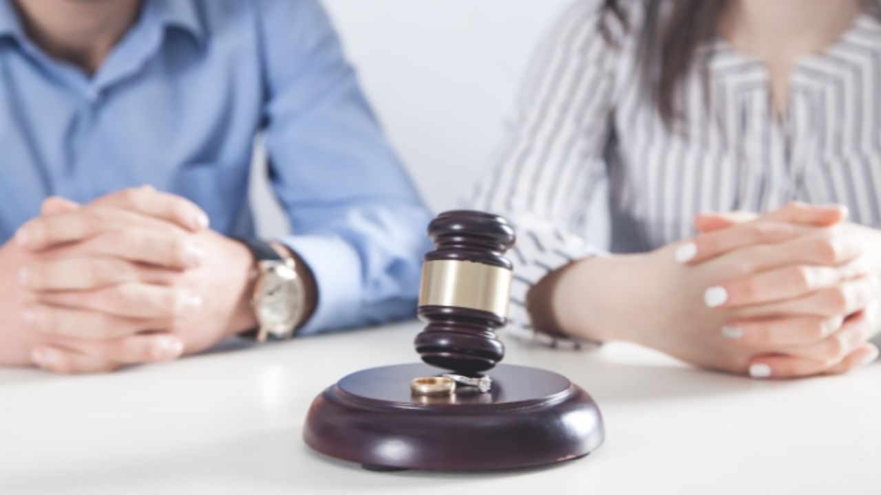 False Case Defence Tips: पत्नीने खोट्या गुन्ह्यात अडकवले तर….? असा करा स्वत:चा बचाव