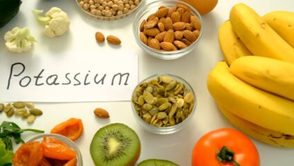 Potassium च्या कमतरतेमुळे हाडांमध्ये वेदना होतात? मग आहारात करा ‘या’ पदार्थांचे नियमित सेवन, नसांना मिळेल पोषण