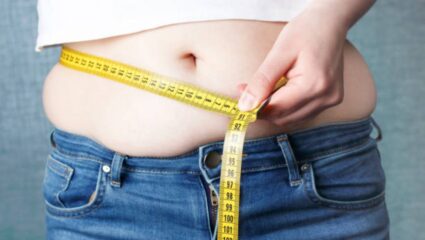 पोटावर वाढलेली चरबी झपाट्याने होईल कमी! स्वयंपाक घरातील ‘या’ चिमूटभर मसाल्याचा नियमित करा वापर, महिनाभरात दिसून येईल बदल